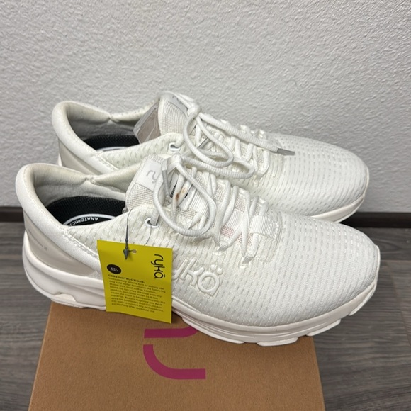 Ryka  Made For Women Devotion X RS In White with Stain Protectant - Picture 6 of 11